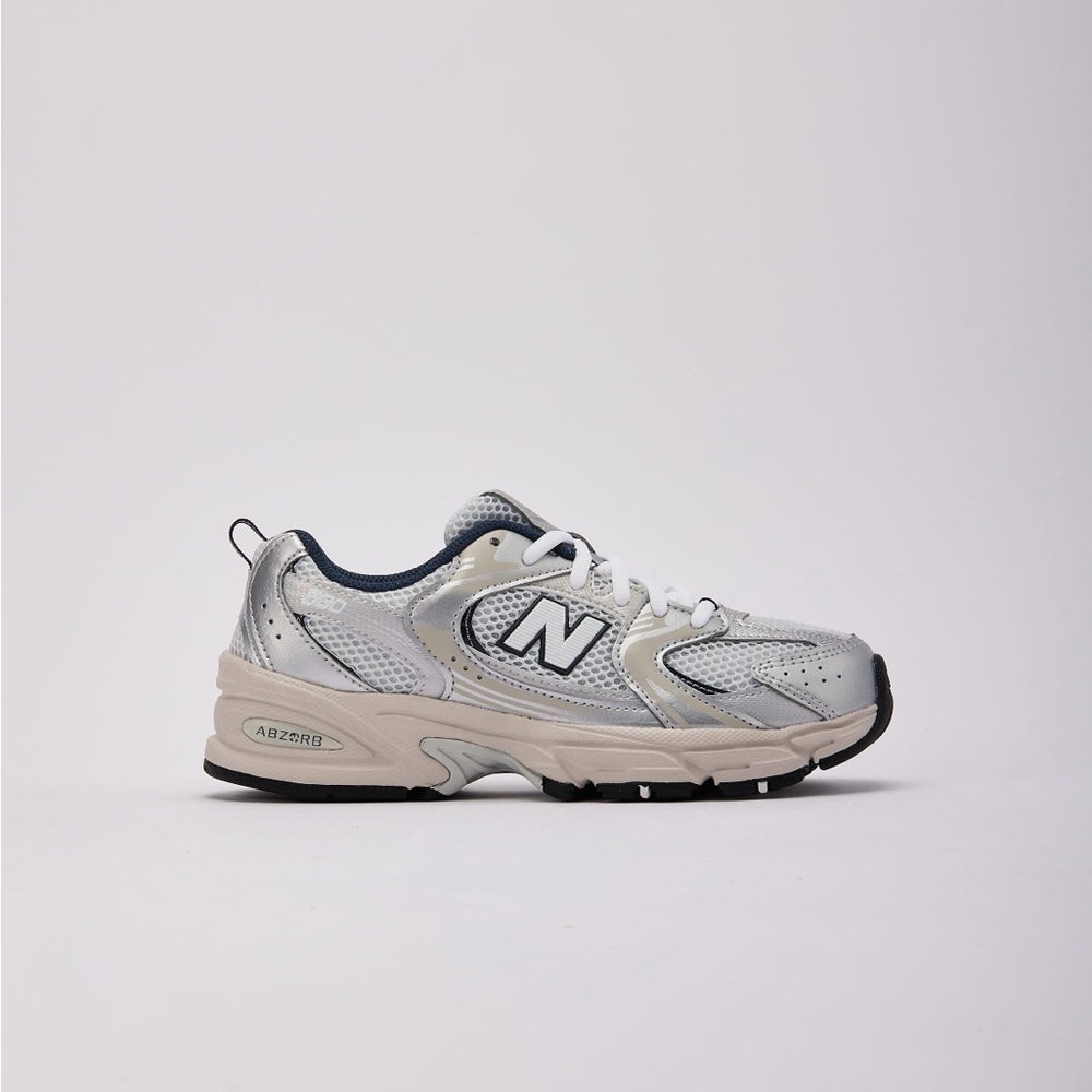 Kids New Balance 530 - Great Condition: Silver/Navy Blue - Picture 5 of 5